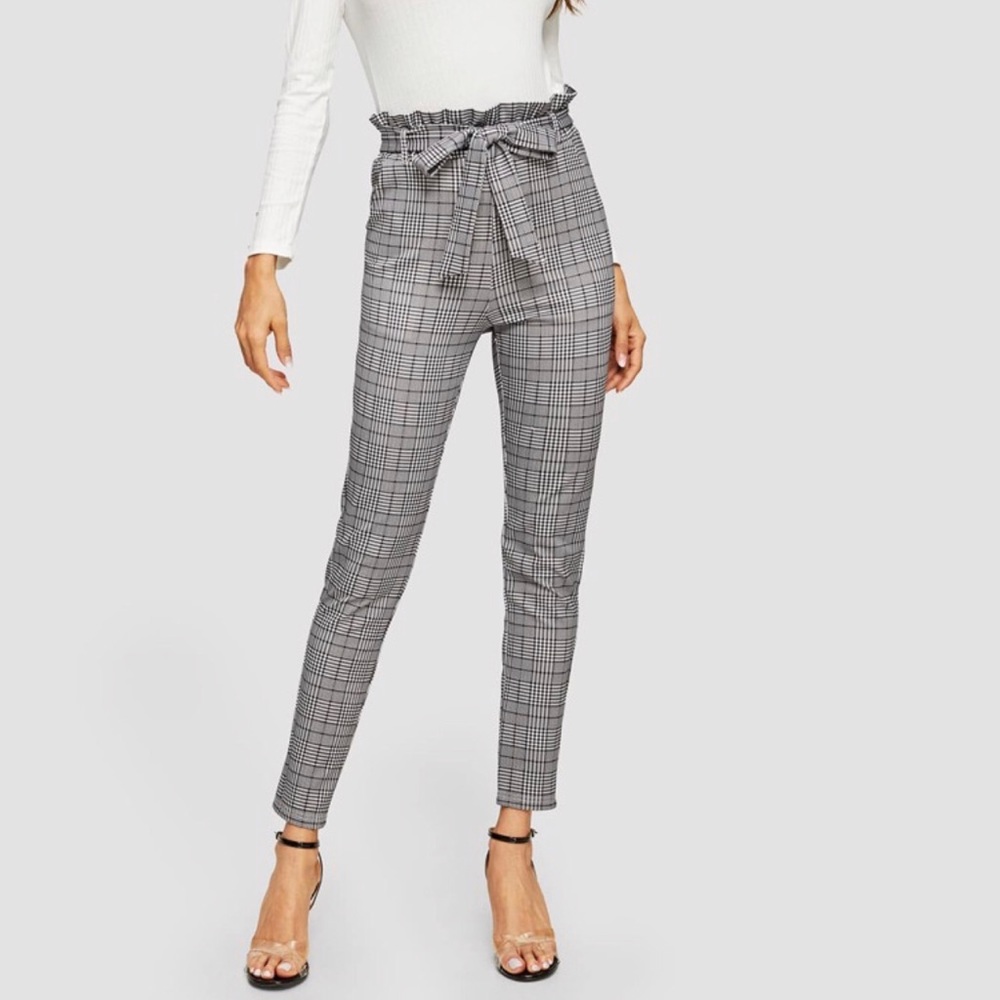 🆕 Plaid pants with belt.